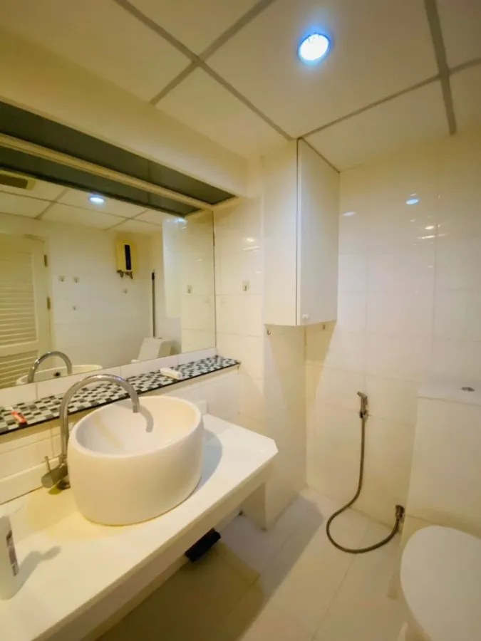 Sell / rent Supalai Park Phaholyothin 21, 28th floor, north, new room, good condition, fully furnished, book now.