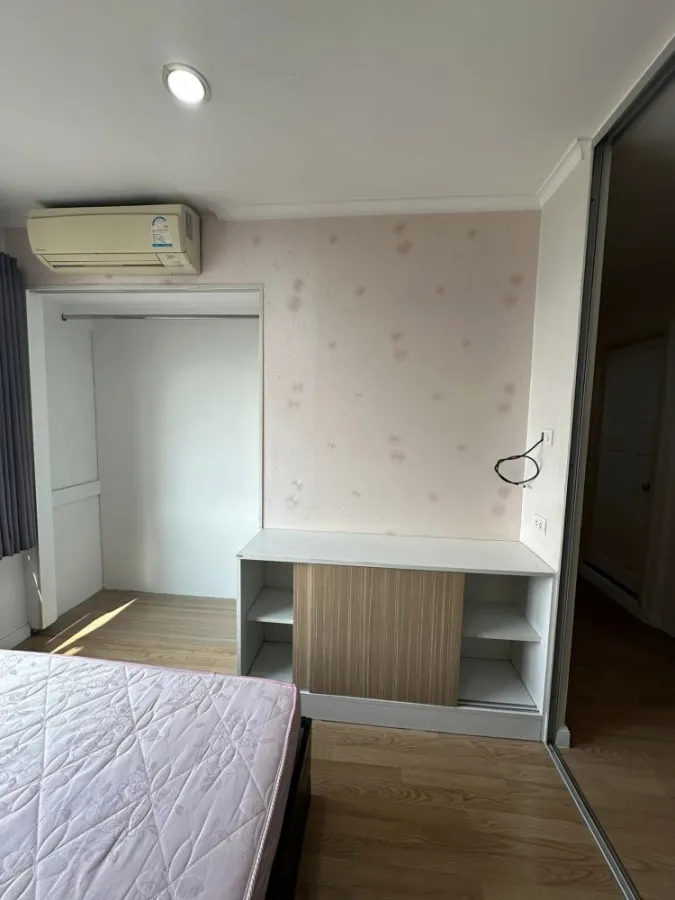 For sale Lumpini Ville Lat Phrao-Chokchai 4 Breathtaking city view Decorated with a complete set of furniture. Don't miss out. Hurry and reserve.
