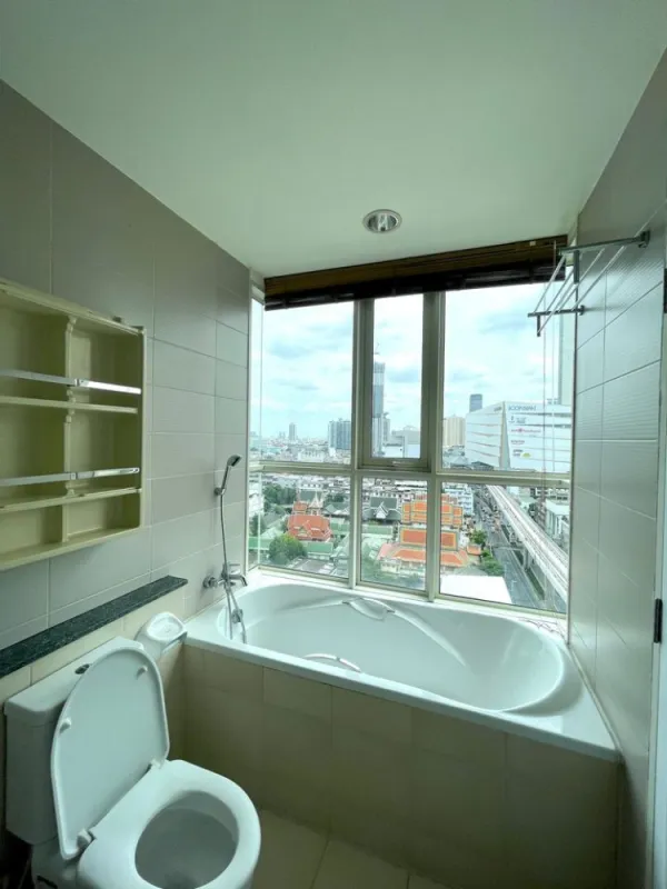 ปล่อยเช่า The LightHouse Sathorn-Chareonnakorn ชั้น12 วิวสวย ห้องตกแต่งน่าอยู่มาก จองก่อนได้ก่อนจ้า