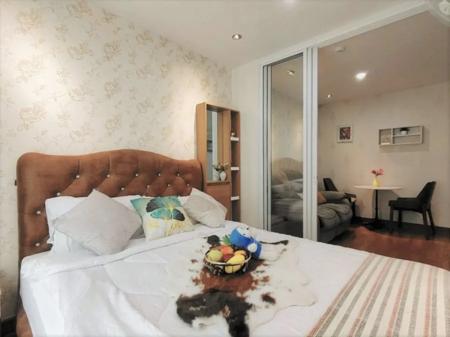 For Rent Regent Home Sukhumvit 81, beautifully decorated room with good wallpaper, cheap price, book now.