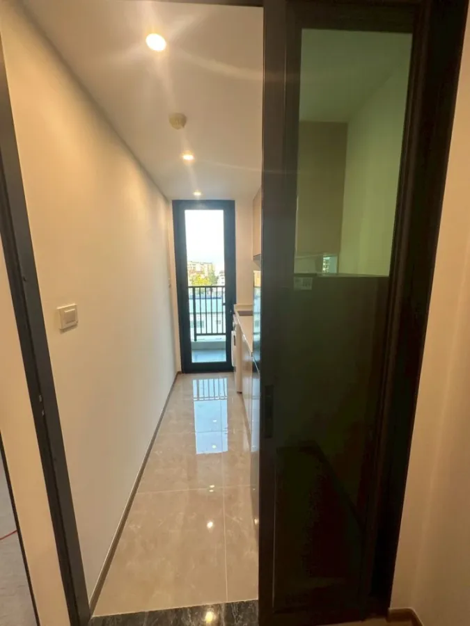 Condo for rent at Regal Srinakarin, 40 units available. Minimalist style decoration, fully furnished. You'll regret missing out!