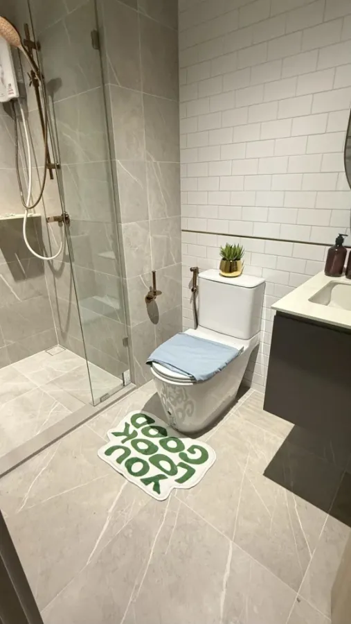 For rent Chapter Thonglor 25, a beautifully decorated room with complete amenities. Hurry and reserve now. Don't miss out!