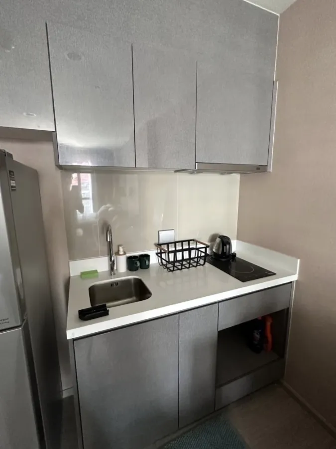 For rent: Rhythm Asoke 2, a nice room, decorated in a theme, good location, fully furnished. Don't miss out on this great deal.