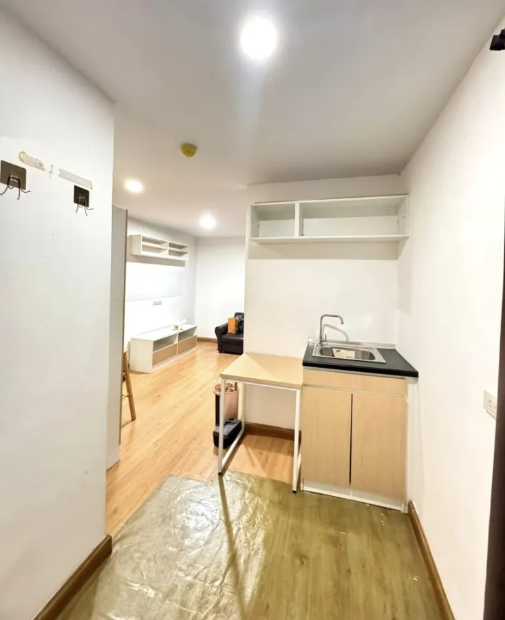 For rent: The Diamond Nawanakorn-Talat Thai, glass-partitioned room with amenities, book now!