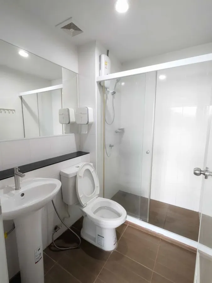 ให้เช่า Regent home สุขุมวิท 81 ห้อง Studio มีส่วนกั้นแยกโซนห้องนอน พร้อมเฟอร์ครบครัน จองเลย