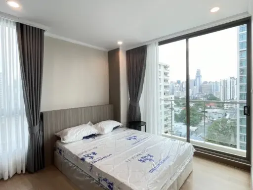 For rent: Supalai Oriental Sukhumvit 39, fully furnished with modern luxury decor and stunning Sukhumvit road views. All appliances included. Don't mi