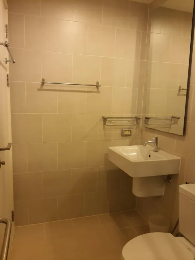 For sale: The Base Chaengwattana, ready to move in, spacious and comfortable, book now before you miss out!!