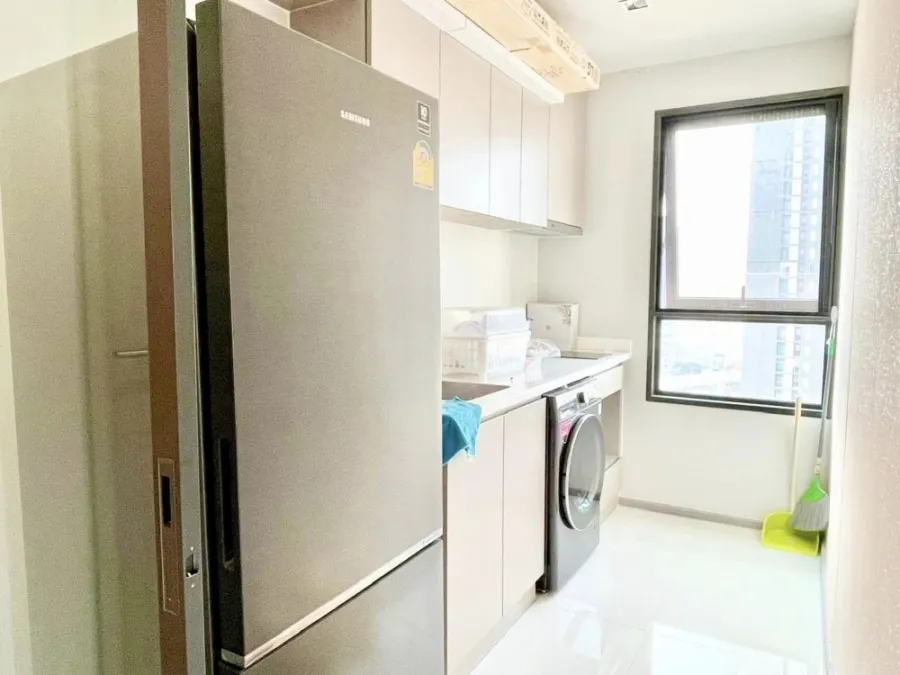 Condo for sale/rent, Life Lat Phrao, decorated with built-in marble patterns, high floor, east facing, just come and move in.
