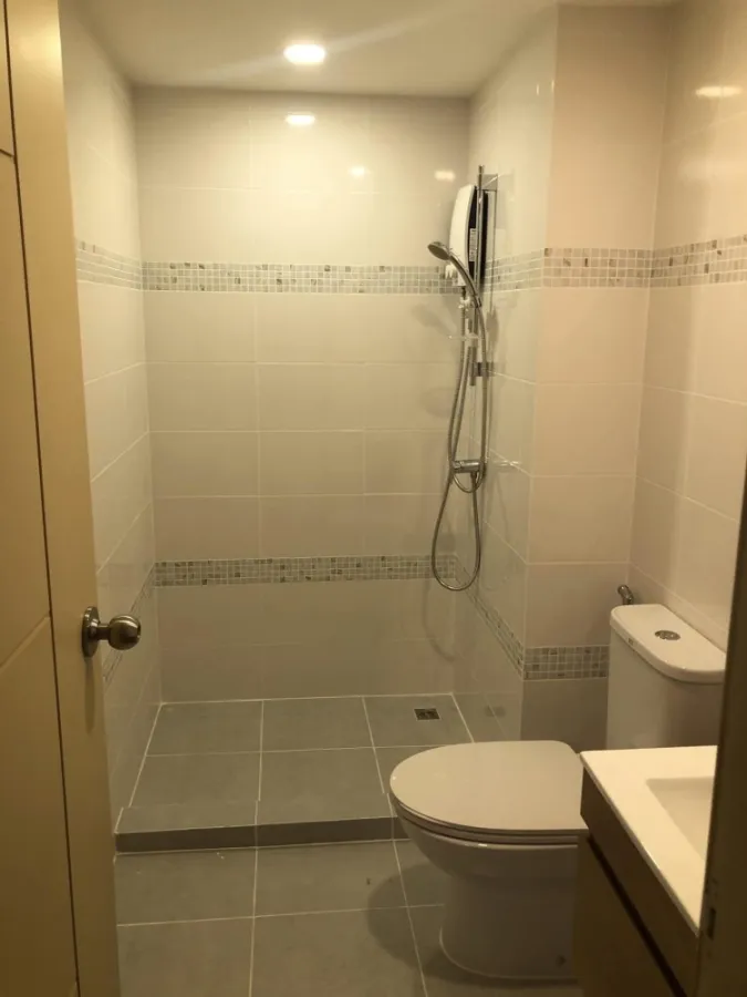 Condo for sale, Nawa Living Nawamin 75, simply decorated room, separate kitchen, complete furniture set, book now, don't wait.