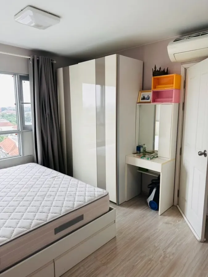 For sale or rent: Aspire Sathorn-Taksin (Brick Zone) studio apartment. Great location, convenient transportation, fully furnished. Don't miss out!