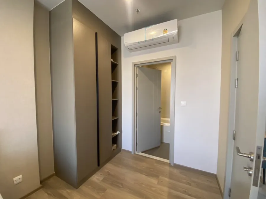 For rent!! Condo Oka House Sukhumvit 36, complete facilities. Ready to move in. Don't miss it!!