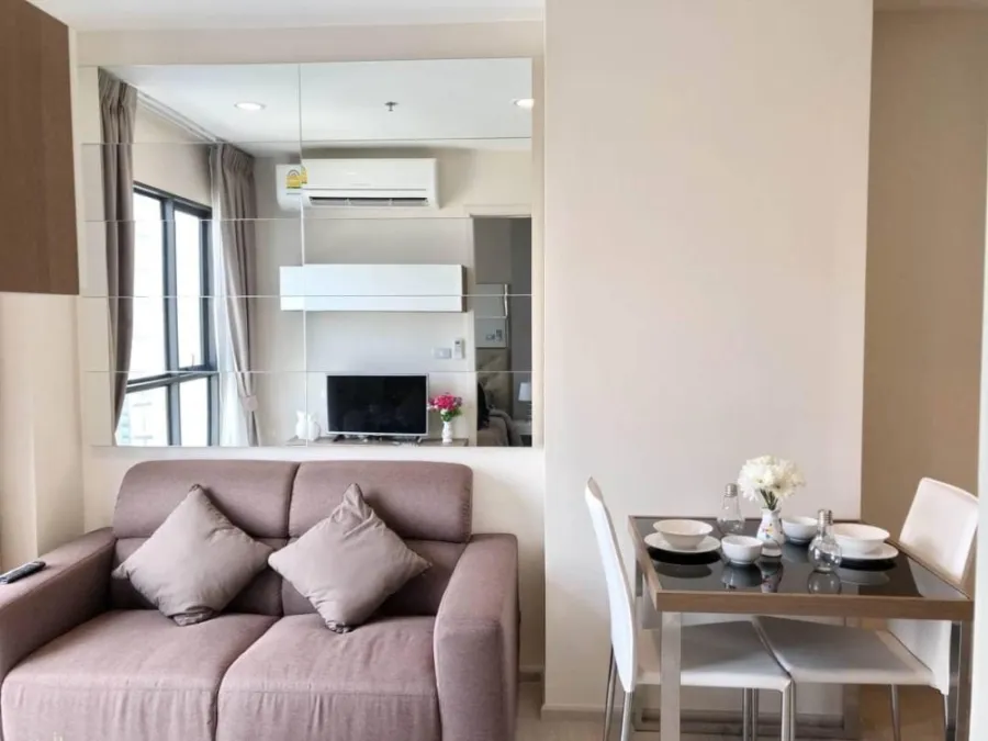 For rent, Rhythm Asoke 2, 18th floor, well built-in furniture. complete electrical appliances You can reserve first. You can stay first.