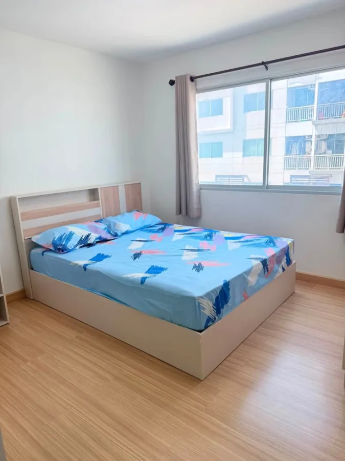 ให้เช่า Smart วัชรพล ห้องกว้าง แยกสัดส่วนชัดเจน เฟอร์นิเจอร์ครบ รีบจองเลย