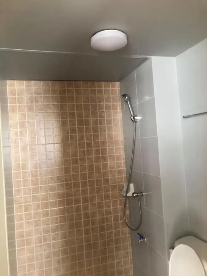 Urgent. Selling Lumpini Township, Rangsit Khlong 1, studio room, 1 bathroom, new condition, like a first hand. Book quickly.