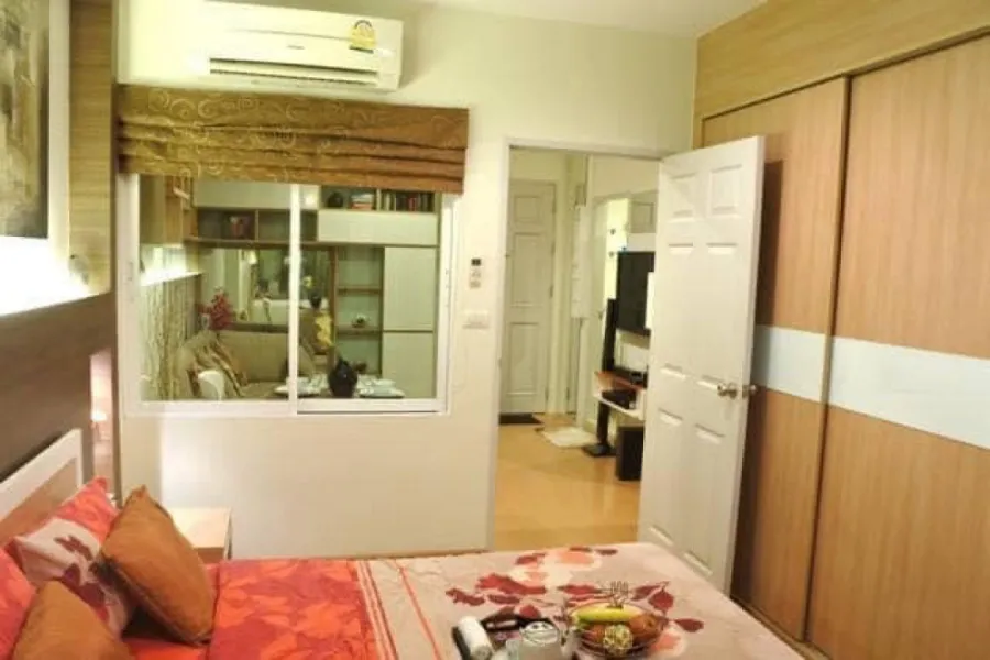 For rent Life @ Ratchada-Huaikwang. This room is very beautiful, decorated with tone control, very well decorated, very dimensional, book now.