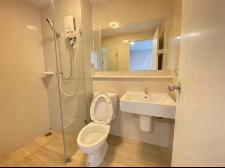 ขาย Rill condo รังสิต 1 ห้องนอน 1 ห้องน้ำ พร้อมเข้าอยู่ทันที เฟอร์นิเจอร์ครบ อย่าพลาดเลย