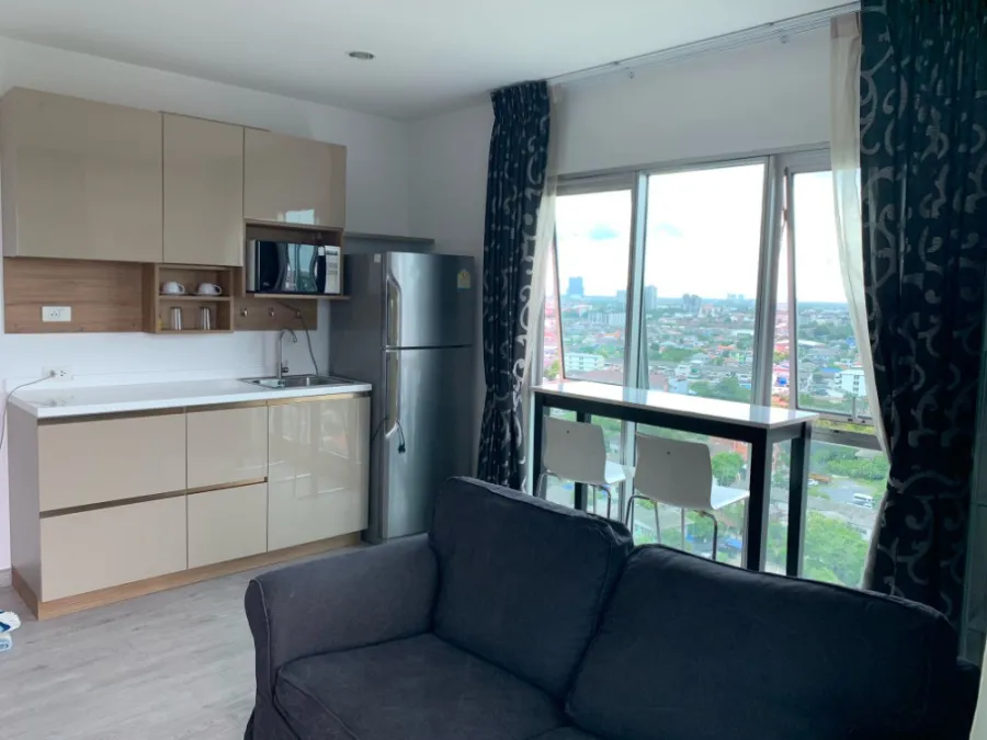 Very beautiful room, for sale, The Key Chaengwattana, corner room, very beautiful city view. Well decorated If interested, hurry up.