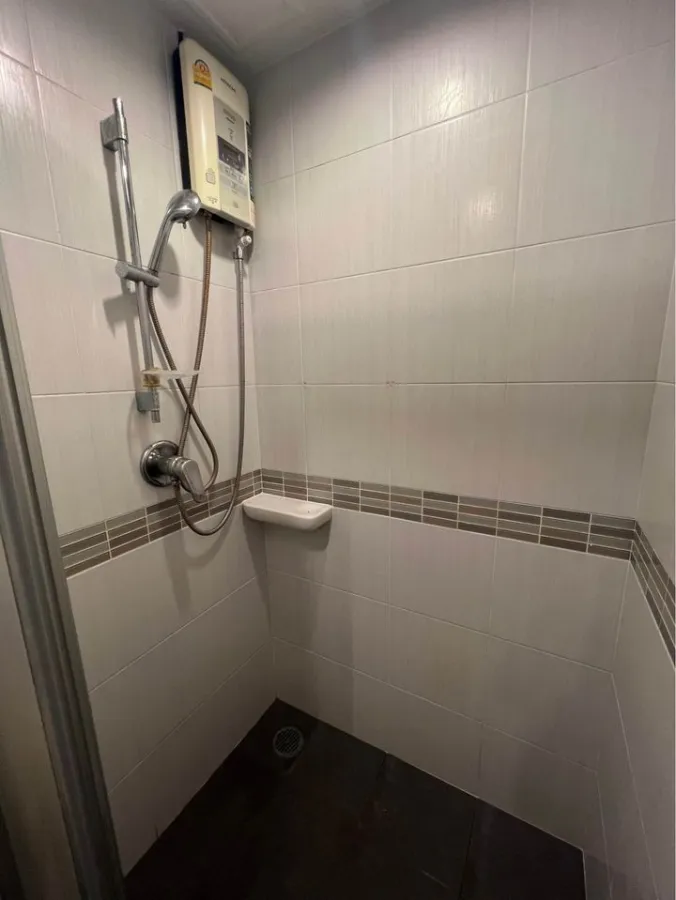 For sale, for rent, Lumpini Place Srinakarin-Hua Mak Station, simply decorated, fully furnished, shady garden view, hurry and book now.