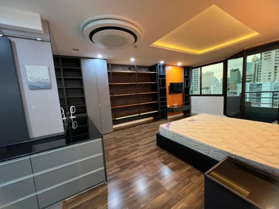 Condo for rent, The Lake Sukhumvit 16, balcony, very good wind, not hot, fully furnished, good location, convenient transportation
