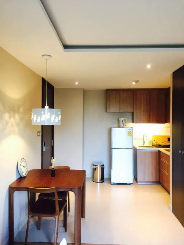 Condo for rent, Tidy Deluxe Sukhumvit 34, beautiful room, beautiful view, fully furnished, prime location, next to BTS Thonglor Do not miss this price.