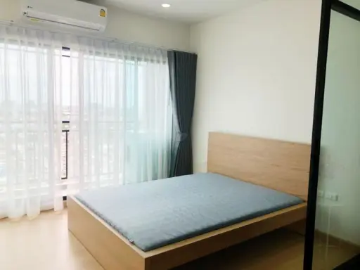 Condo for rent Supalai Loft Yaek Fai Chai Station The room is not exposed to the cold sun. Clear view, not blocked Plus, the price is not strong. Let's move.