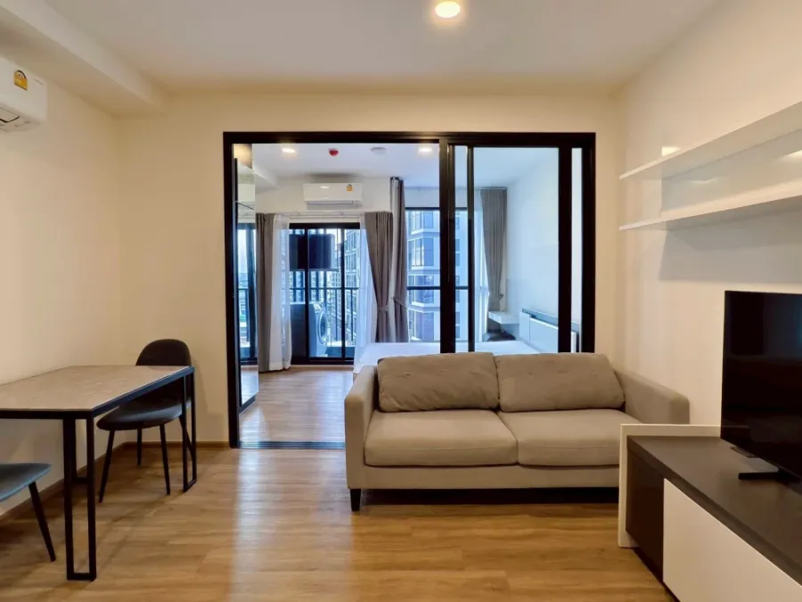 Condo for rent: The Stage Mindscape Ratchada - Huai Khwang. Beautiful, well-maintained unit, ready to move in. Book now!!