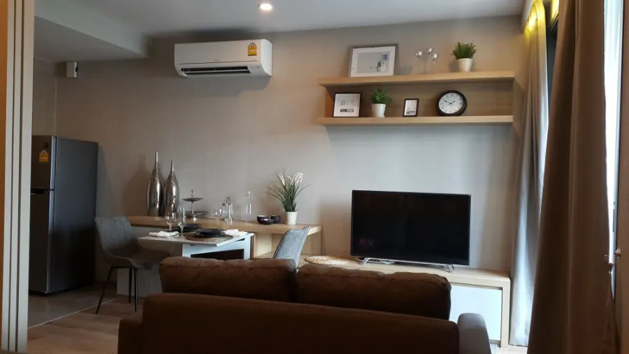 ให้เช่า ด่วน!! คอนโด คิว ชิดลม-เพชรบุรี ห้องสวย ทำเลดี เดินทางสะดวก รีบจองเลย!!