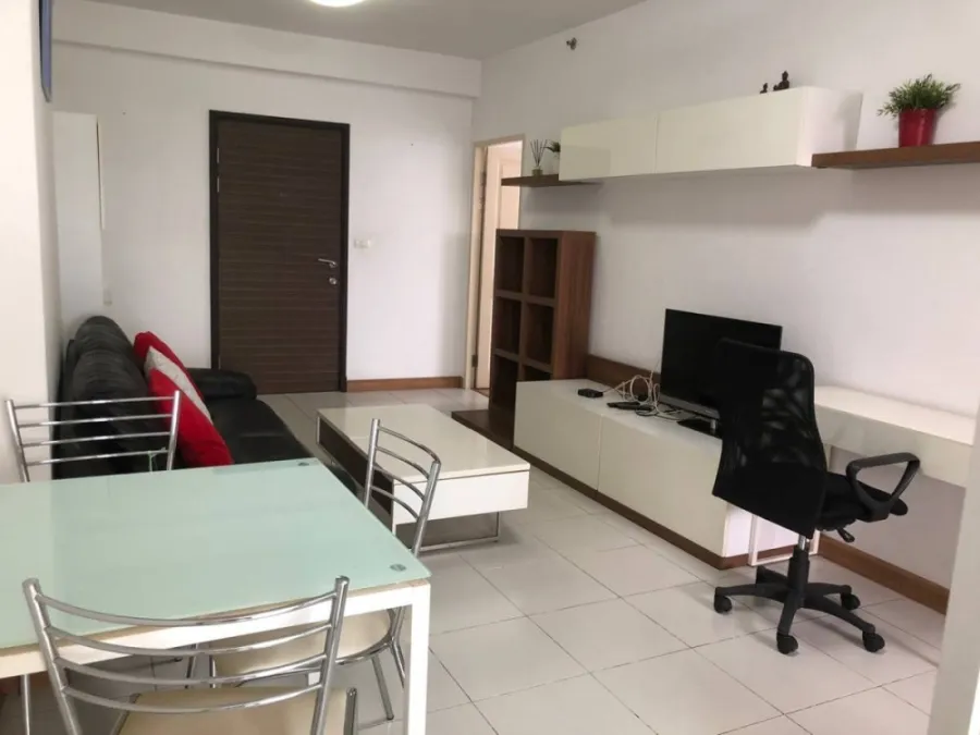 Condo for rent Supalai Park Asoke-Ratchada, pool view New renovated room, ready to move in, don't miss it!!