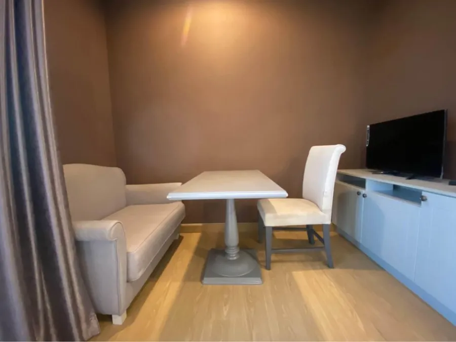 For rent The editor, high floor, get a view of BTS. with complete set of electrical appliances The best solution for living, book now.