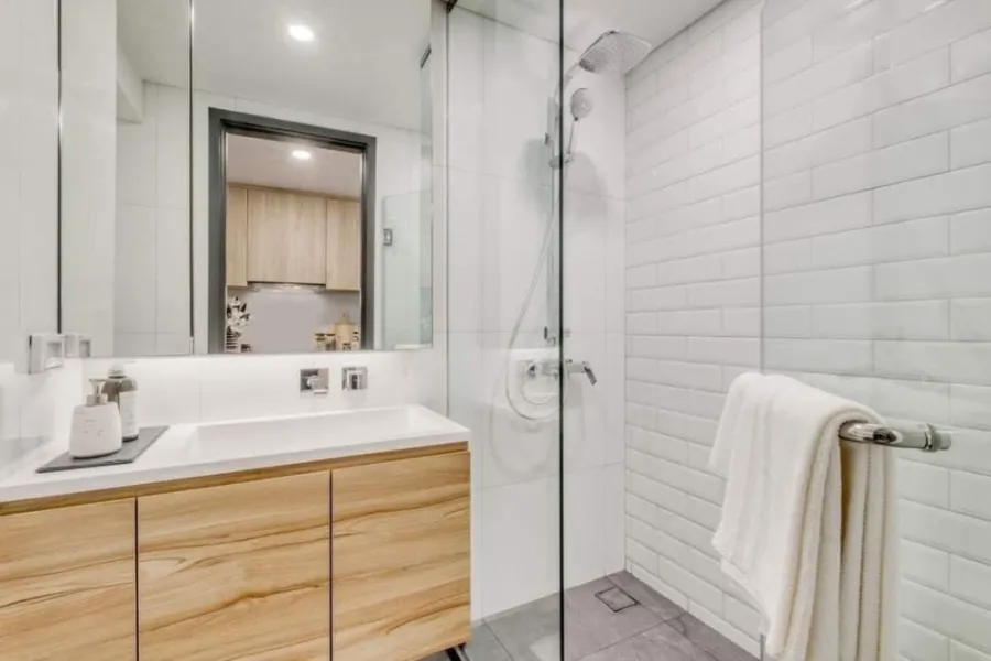 Condo Landmark at MRTA Station, Duplex room, minimalist style, balcony with great views. Reserve quickly.