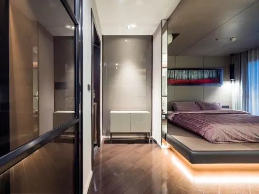ขาย คอนโดทีล สาทร-ตากสิน Duplex เฟอร์นิเจอร์ครบ พร้อมเข้าอยู่ ดูดี มาแค่กระเป๋ามาได้เลยจ้า