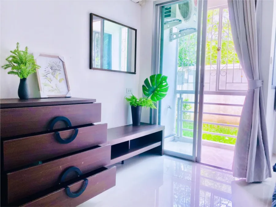 ขาย ไมล์สโตน เสรีไทย ห้องสตูดิโอ ขนาดห้อง 30 ตร.ม. ตกแต่งพร้อมอยู่ ร่มรื่น สบายตา อย่ารอช้า!!