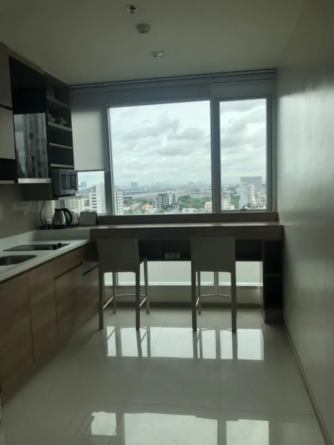 Rhythm Phahon-Ari for rent. This room has a great view, well furnished, plus a lot of storage. You need this room, don't miss it.