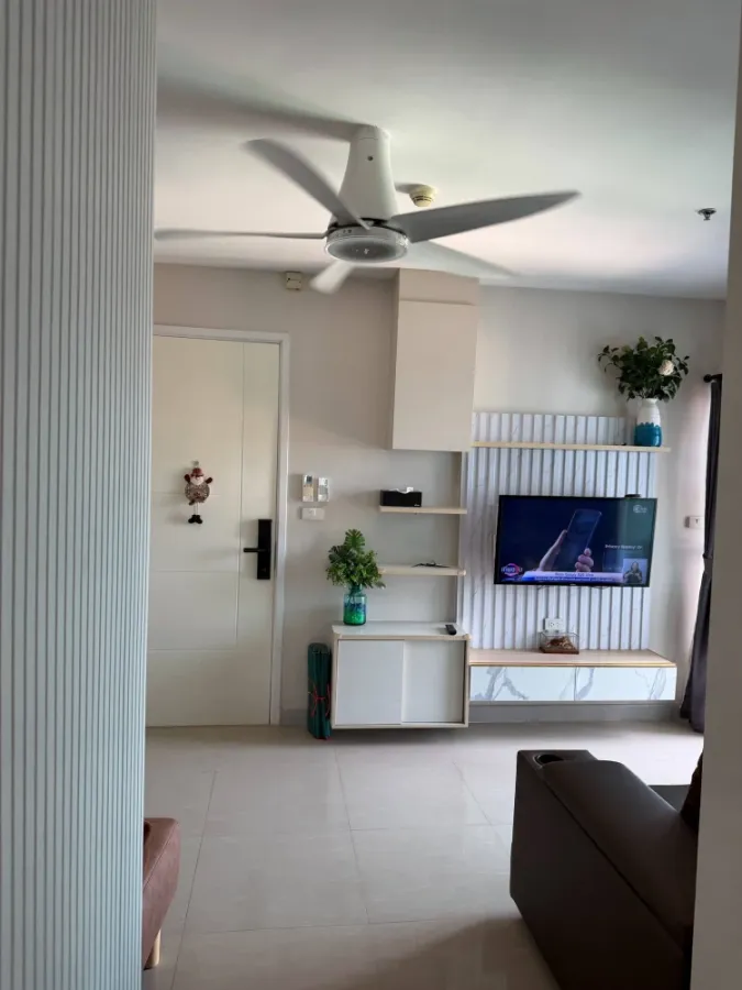For rent: Centric Sea, corner unit, city view, Terminal 21 view, fully furnished. Don't miss out!