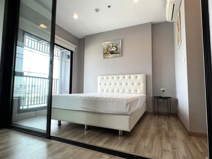 Selling Niche Mono Charoen Nakorn, high-floor unit. Comfortable living space and complete amenities. Book now before it's too late!!!