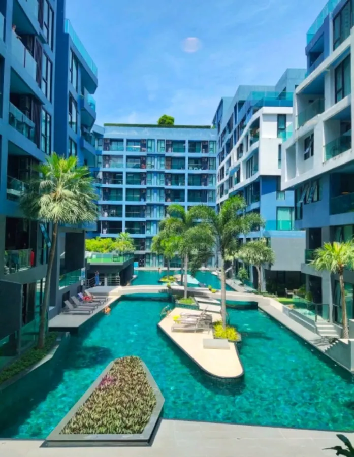 Luxury condo for rent, Acqua Condominium, nice room, pool view, complete amenities, book now.