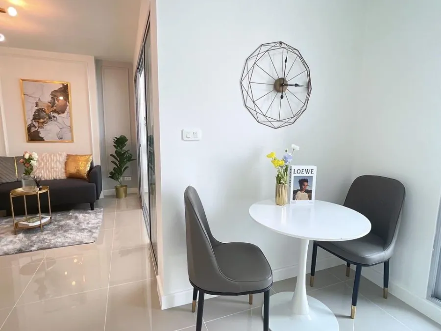 Sale D Condo Rattanathibet, 8th floor, pool view, super good weather, beautifully decorated room, comfortable bed, don't miss it.