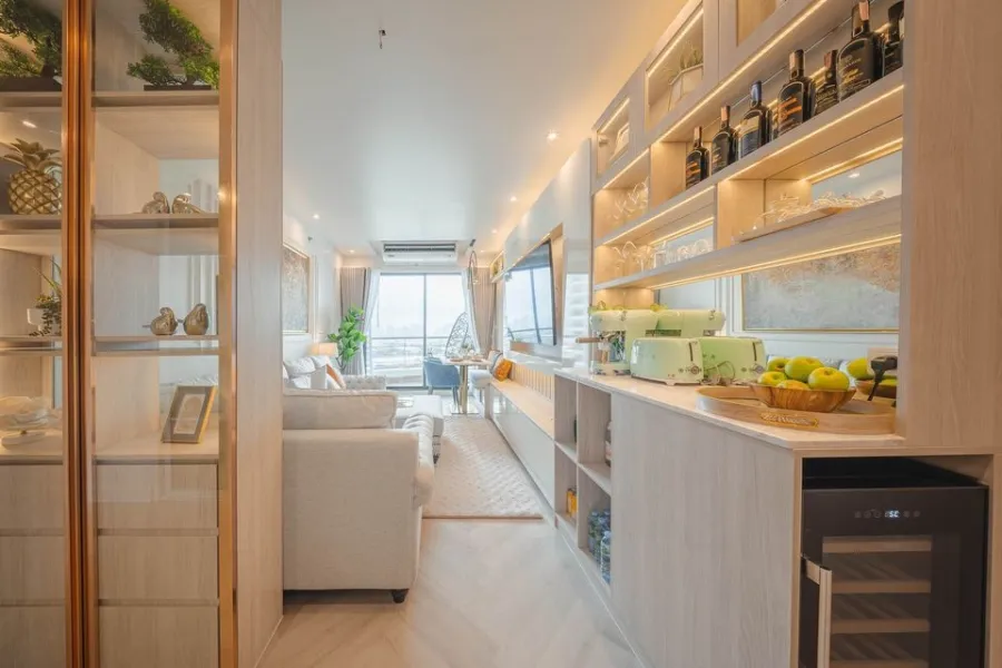 For rent, Supalai Casa Riva Vista 2, large size room, very spacious, very beautifully decorated, lots of built-ins, very worth booking.