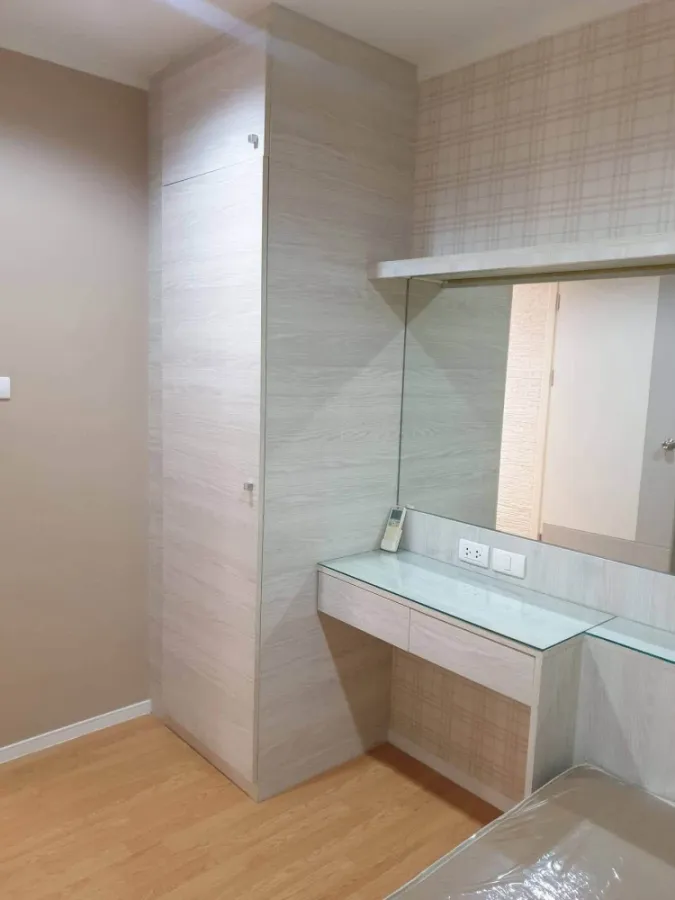 For rent: Lumpini Place Srinakarin-Huamak Station. A comfortable and fully furnished apartment.