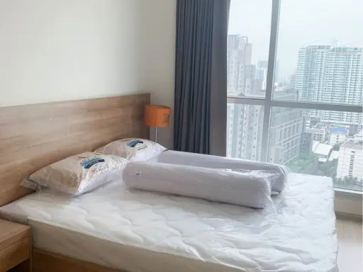 For rent, Rhythm Ratchada-Huay Kwang, beautiful view, large sofa, good front-loading washing machine. This must be reserved.