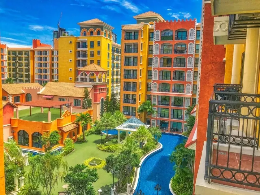 ขาย ให้เช่า The Venetian Signature Condo Resort Pattaya ห้องดีลักซ์ เตียงใหญ่ วิวสระว่ายน้ำ มีระเบียง สนใจจองเลยจ้า