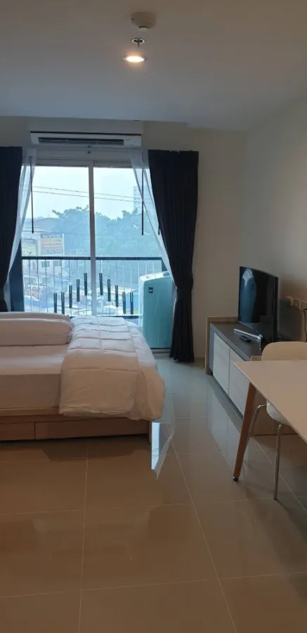 For rent Assakarn Place Srinakarin, beautiful room, furniture, ready to move in. Book now.
