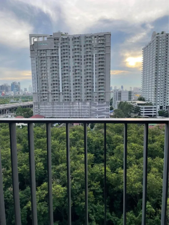 For Rent Life Asoke-Rama 9, very beautiful room, decorated in minimalist style, warm tones, very inviting, don't miss it.