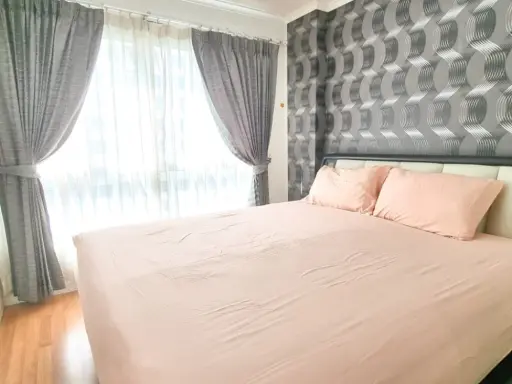 ห้องน่าอยู่มากก ชั้น 9 นอนมองสระว่ายน้ำจากเตียงฟินสุดๆ จองเลยที่ Lumpini Place Ratchayothin ให้เช่า images