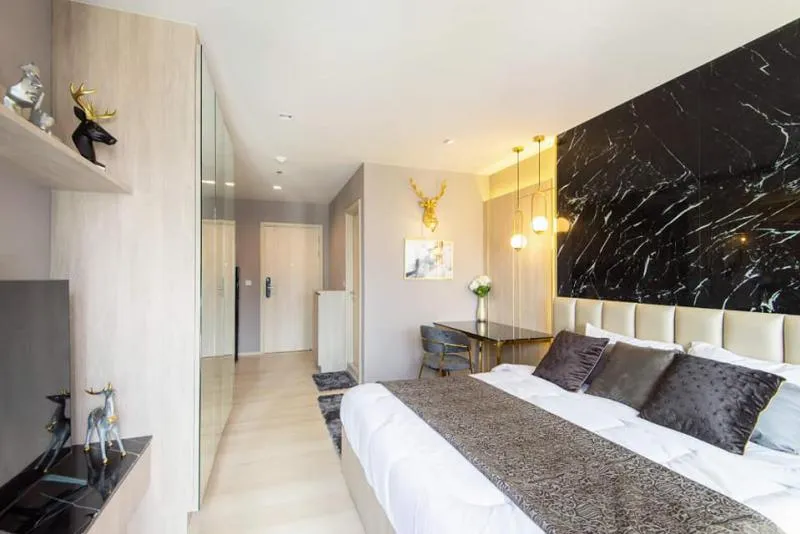 for sale / rent, Life One Wireless, full-built luxury room Full furniture Central is very good Quality location near the BTS, near the mall.