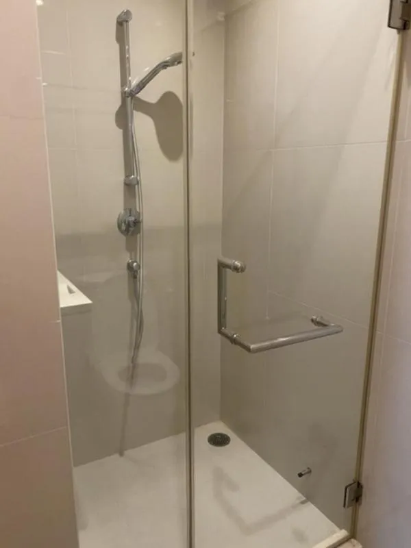 Condo for rent 39 by Sansiri, very big room, fully furnished, bathtub, washing machine The location is very easy to travel, don't miss it.