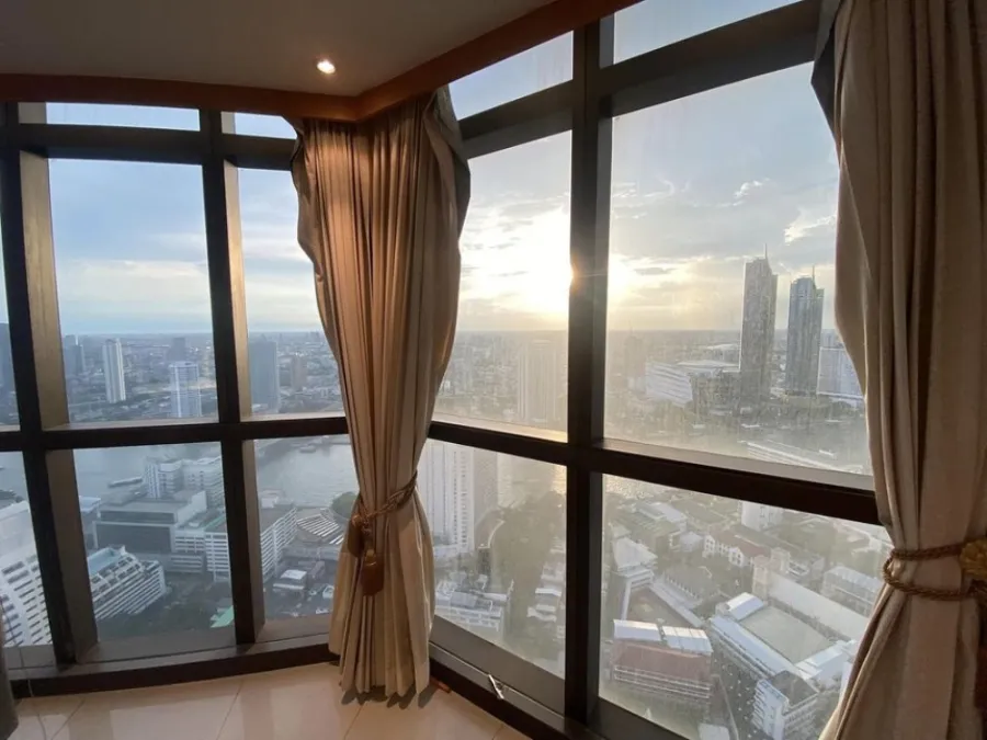 State Tower Condominium for sale, the largest room, large river view balcony. Fully furnished, urgent!!