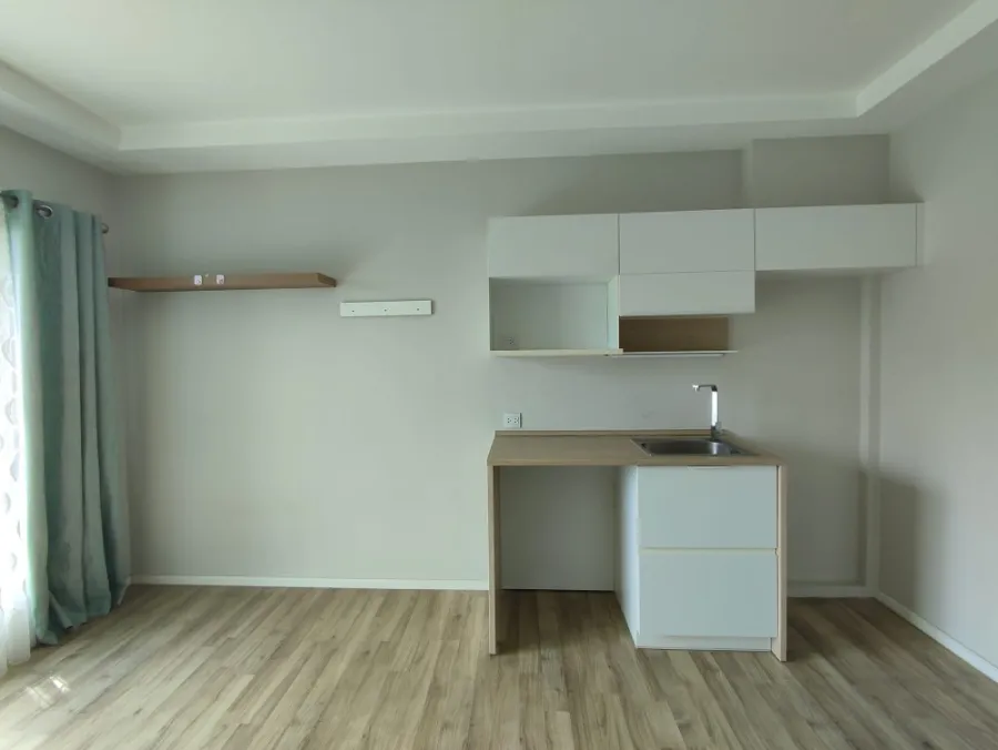 For sale, for rent, Condo Ease 2 Rama 2, 4th floor, bright and comfortable room, partitioned, with furniture, don't just look.