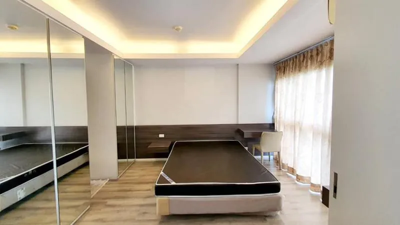 ห้องนี้ต้องจอง ขาย ให้เช่า double lake condominium ห้องใหญ่ พื้นที่ใช้สอยเยอะ แถมกระจกบานใหญ่มาก ด่วน