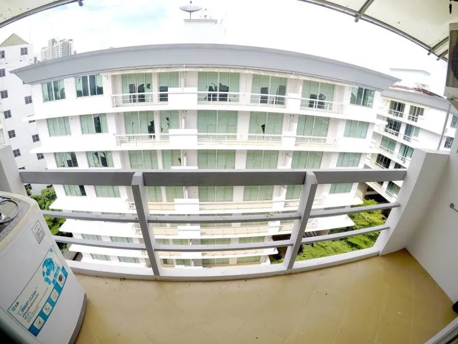For rent: The Waterford Sukhumvit 50, spacious room, full Buit-In furniture, don't miss it, hurry up.